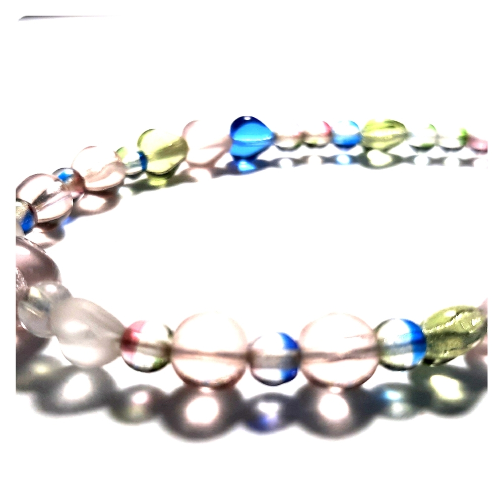 Glass bead bracelet
